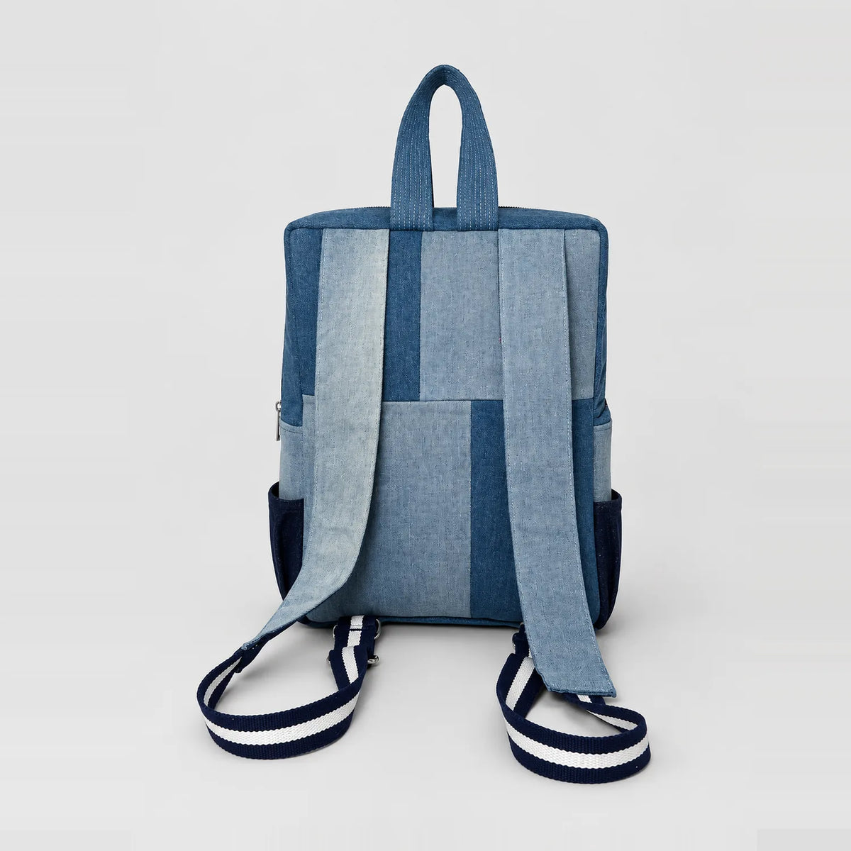 Mosaic Stride backpack, back and straps